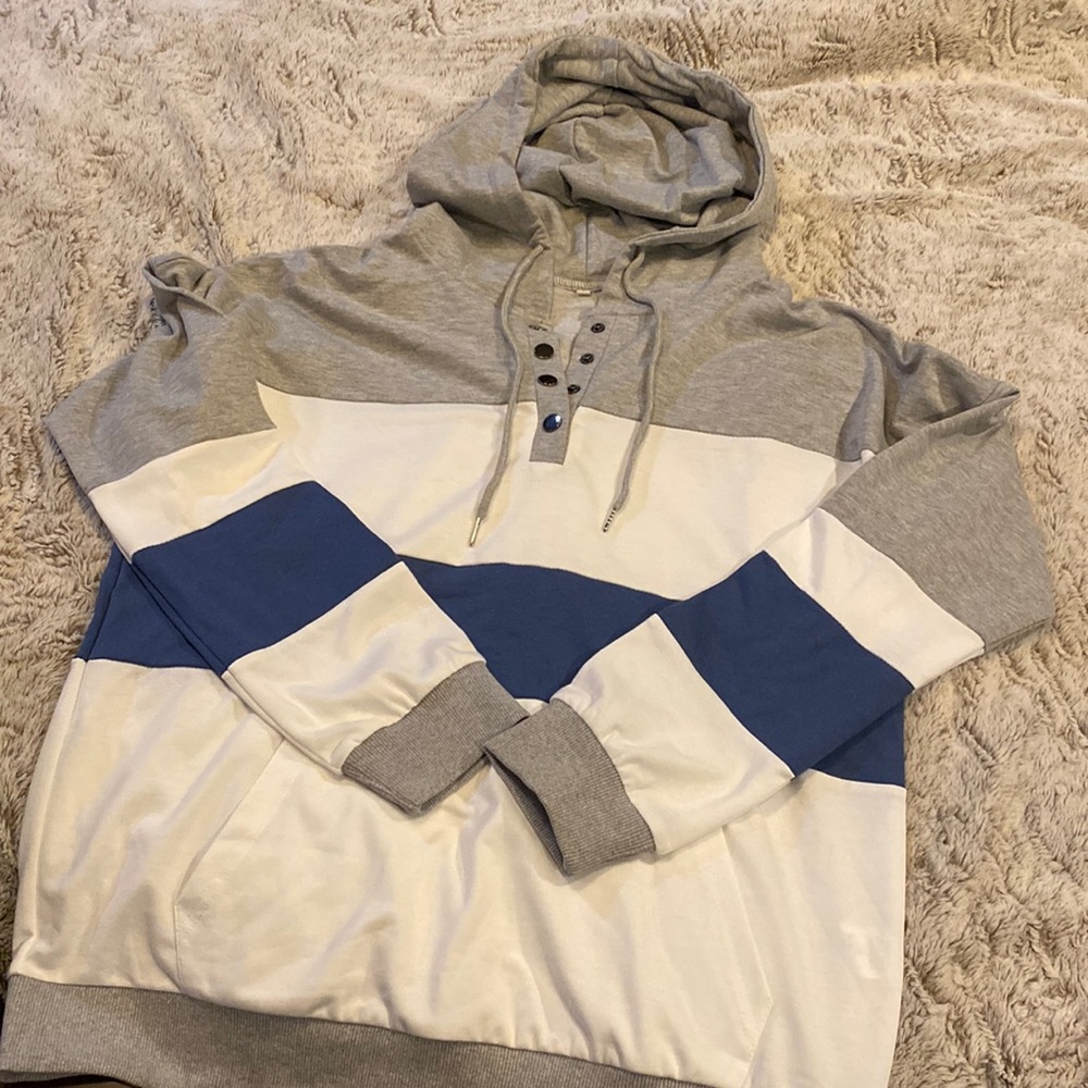 NWOT Lightweight Hooded Sweatshirt With Front Pocket